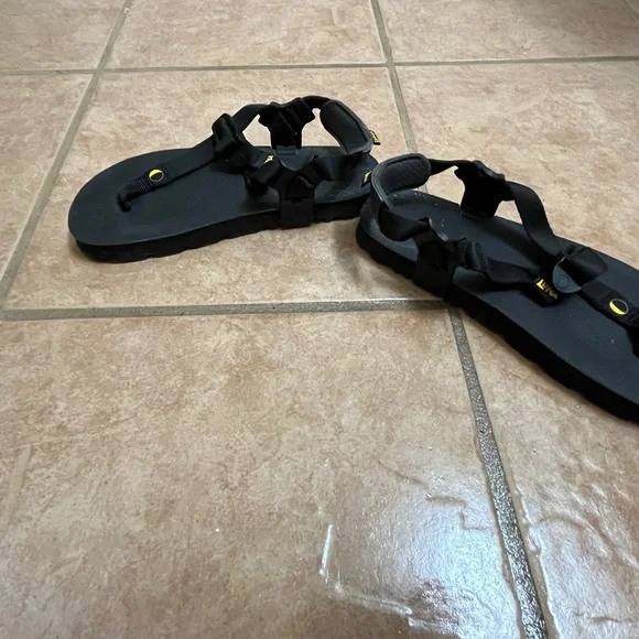 Stylish Black Sandals for Women - Picture 2 of 4